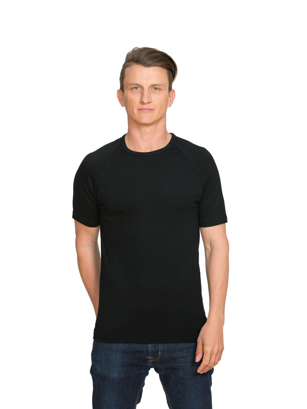 Designed with a crew neck this merino short sleeve tee can be worn on its own or as a base or mid layer. Perfect all year round!! This is a slim fit tee so size up if you prefer a little wiggle room. Available in black only. Sizes S - 3XL. Proudly made in NZ.