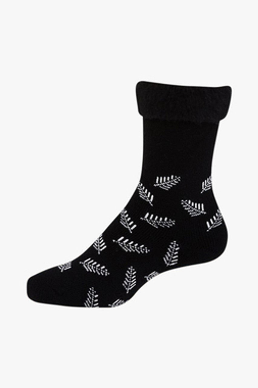 PRODUCT DESCRIPTION
Cosy, fluffy and so soft these gorgeous bed socks will quickly become a favourite for not only the cold nights, but days too. A little fun and quirky they are covered in NZ Ferns. A midweight full cushion crew socks with non-slip grips on soles. Size is OSFM.
MATERIALS
60% Acrylic, 30% Wool, 10% Nylon