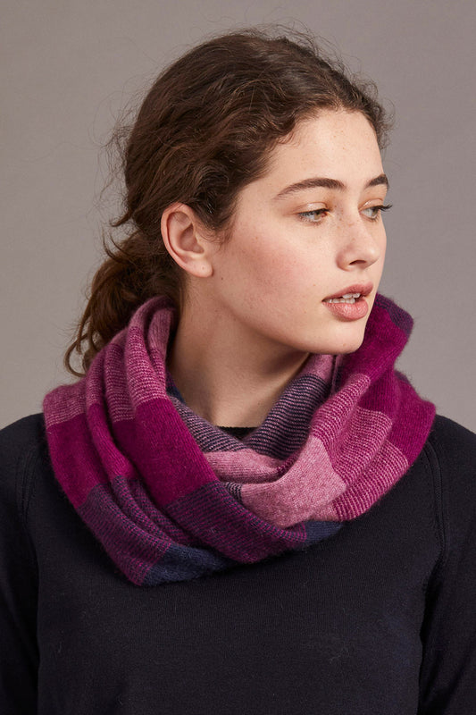 Undoubtedly a star in this season's range for McDonald! These incredibly beautiful & versatile snoods are made with the finest Possum Merino and Mulberry Silk blend in New Zealand. Warm, cosy, light and six gorgeous colourways to choose from. Spoilt for choice! Amaranth.