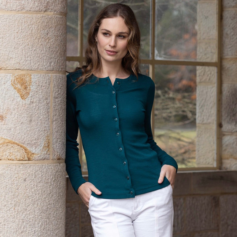 The Bay Road Legend Cardy is a wonderfully light, long sleeve crew neck that can be worn all year round. Wear on its own and button up or layer up underneath and leave it open. Can also be used as a mid-layer. Made at Weft Knitting Company, Christchurch, NZ.