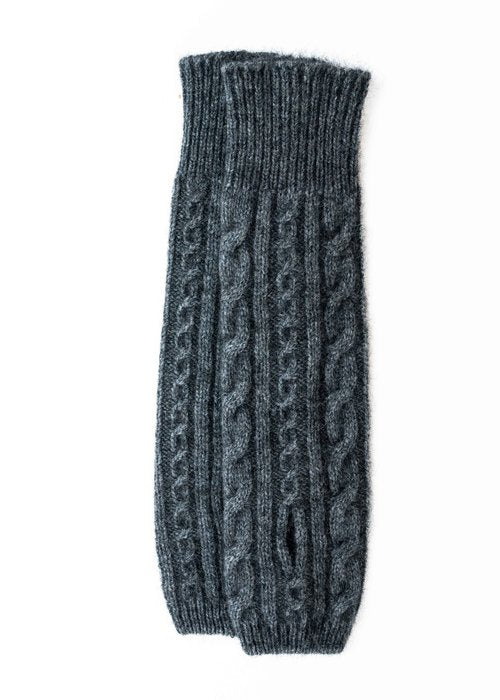 With a side seam opening for thumbs and a longer fit up the arms, Koru's beautiful cable detailed glovelet are perfect for warmth and are incredibly stylish. One size fits most. Proudly made here in NZ.