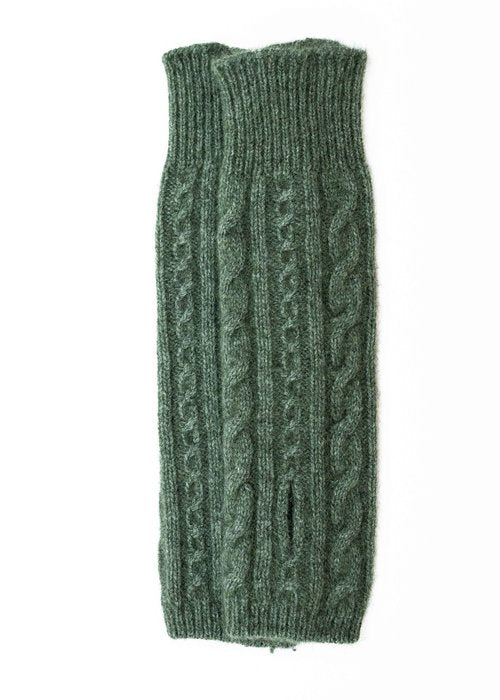 With a side seam opening for thumbs and a longer fit up the arms, Koru's beautiful cable detailed glovelet are perfect for warmth and are incredibly stylish. One size fits most. Proudly made here in NZ.