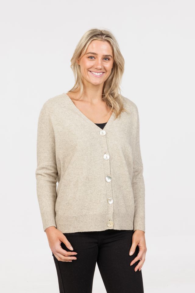 A fashionable and easy to wear cardigan for any occasion. With a relaxed fit and wider neck trim this cardi is so comfortable it will become an absolute fave to wear. Dress it up or down, wear with dresses, pants or skirts for daytime or an evening out. So light, so warm and so relaxing!! Made here in NZ by Native World.