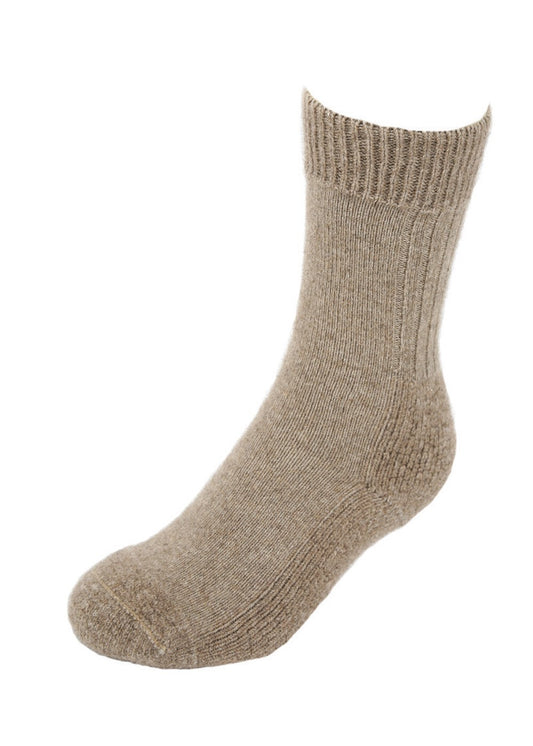 A ribbed mid-calf length sock that has a cushioned sole for extra comfort. In sizes S, M, L & XL. Made in NZ by Lothlorian. natural
